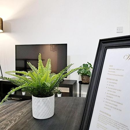 Stylish 2 Bed Apartment With Free Parking, Speed Wifi, Free Parking Colchester Luaran gambar
